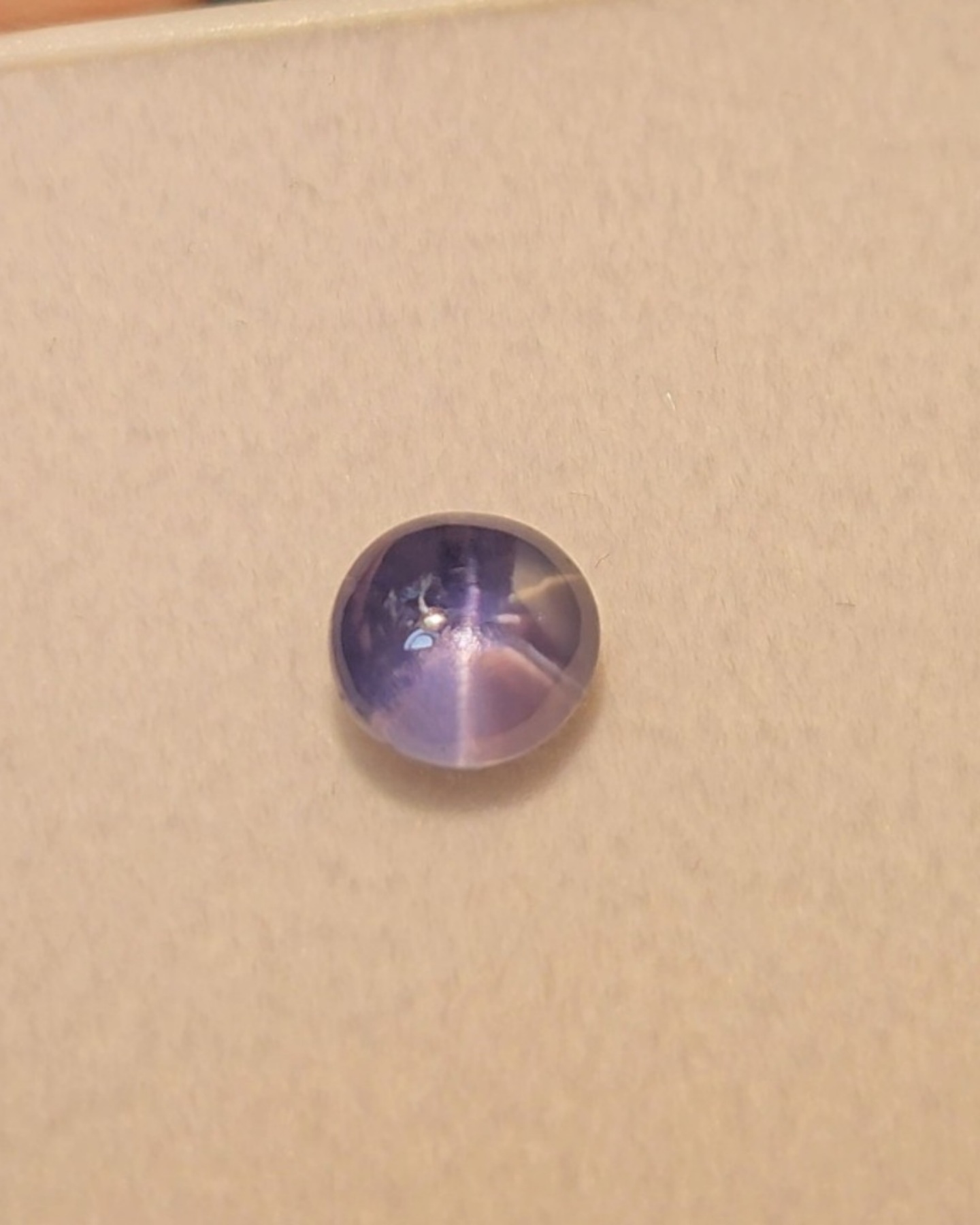 天然無燒星光變色藍寶石（Violetish Blue → Light Purple）實拍 3