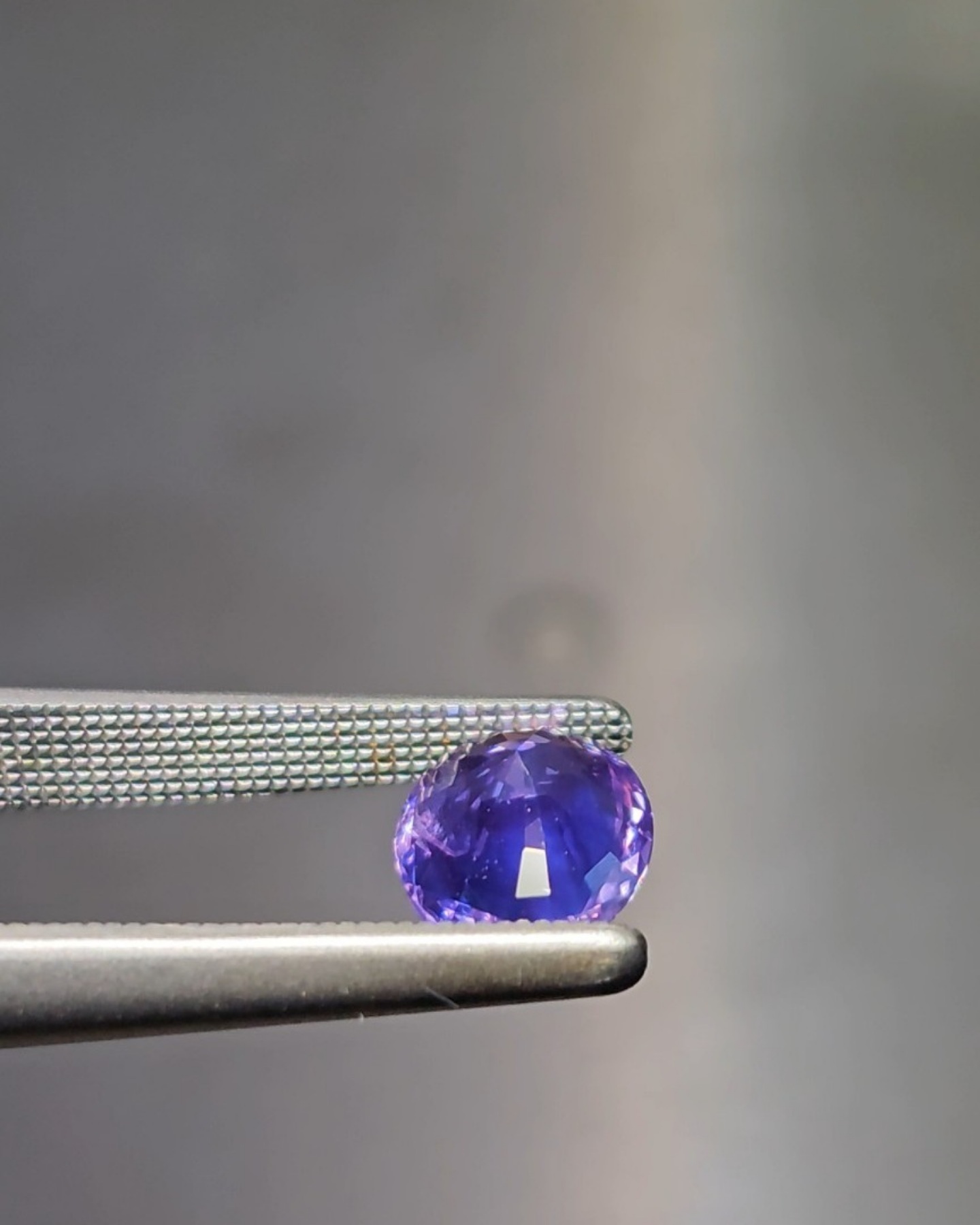 天然無燒藍寶石（Violetish Blue）實拍 2