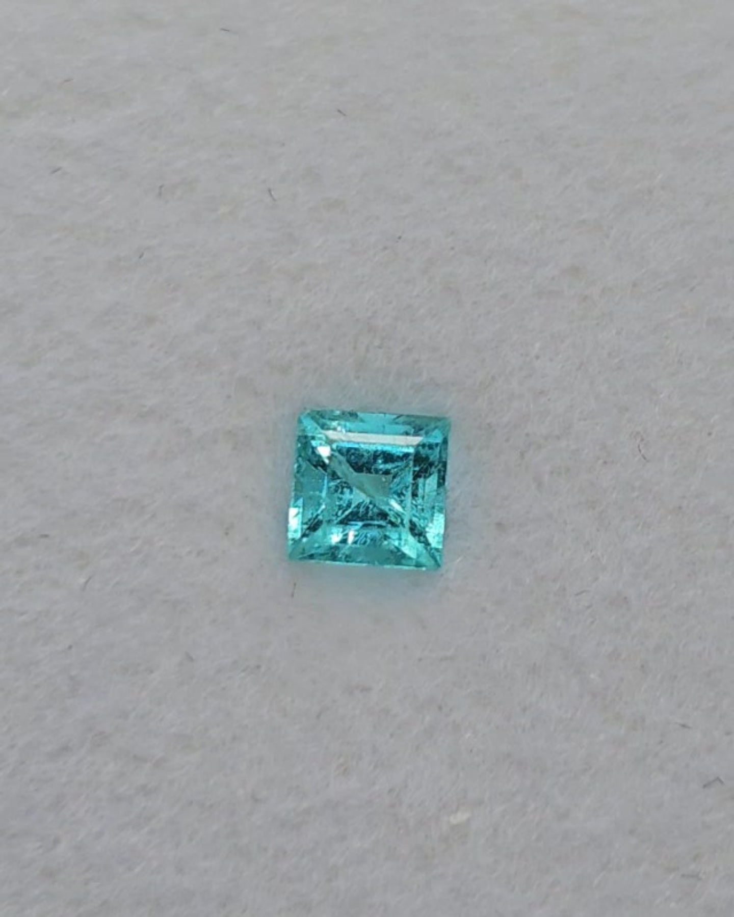 天然帕拉伊巴碧璽（Neon Blue）實拍 3