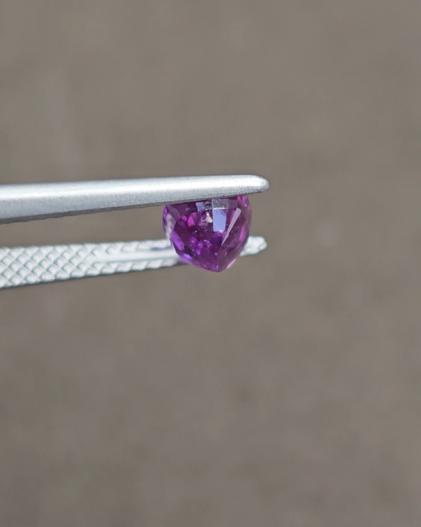 天然無燒藍寶石（Purplish Pink）1.20 克拉實拍 2